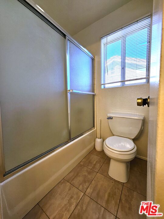 7254 Brienza Place Rancho Cucamonga, CA 91701 - Photo 9 of 17 a bathroom with a toilet
