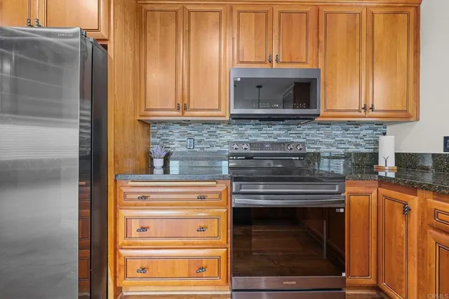 $989,900 | 902 Monterey Court, Chula Vista, CA 91911