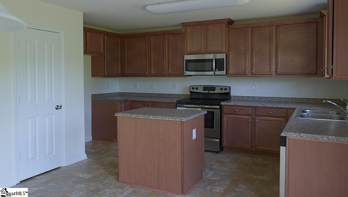 116 Addlestone Circle Fountain Inn, SC 29644 - Photo 9 of 13 Gallery Image 9