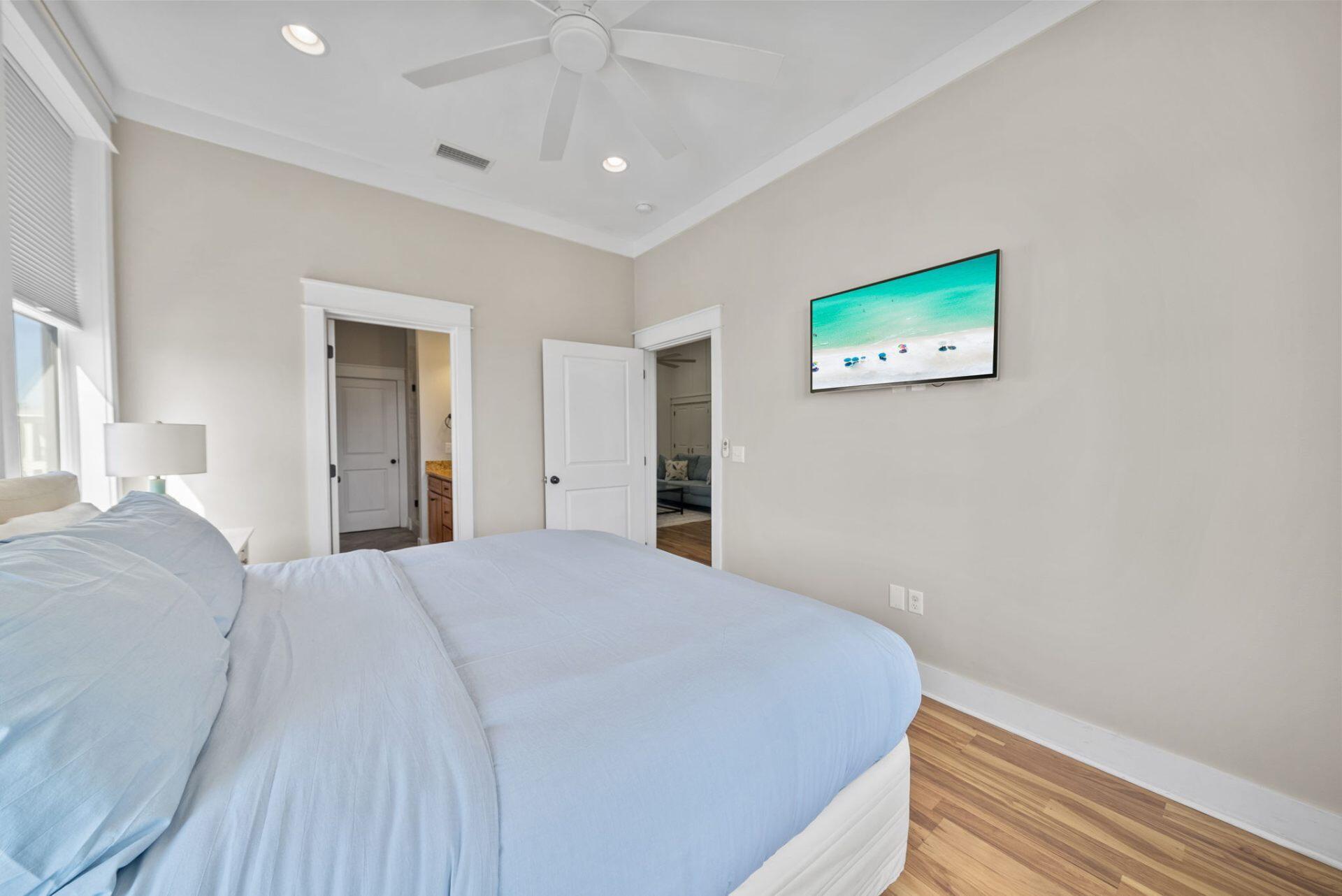 85 Cobia Street Destin, FL 32541 - Photo 35 of 59 37-king-bedroom-blue-destin-fl