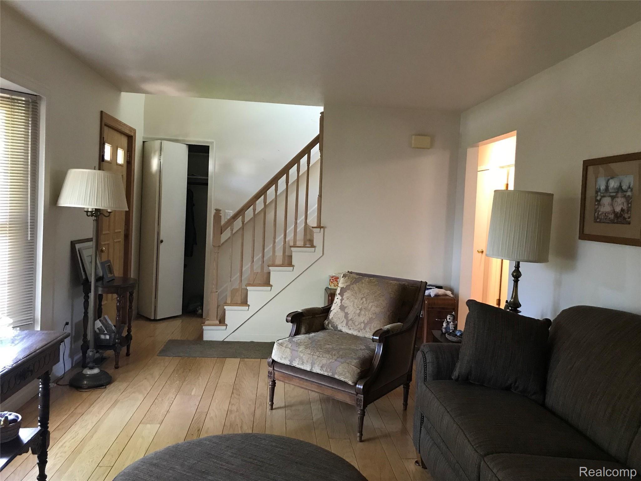 19241 Hannan Road New Boston, MI 48164 - Photo 12 of 30 IMG_5009 (1).jpg