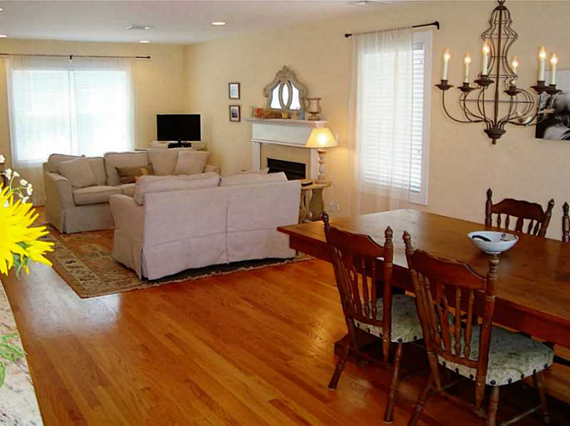 73 Montauk Road Narragansett, RI 02882 - Photo 3 of 18 Den/Family/Great Room. Front to back living/dining room