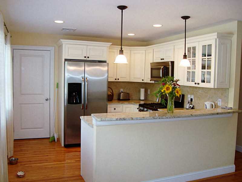73 Montauk Road Narragansett, RI 02882 - Photo 4 of 18 Kitchen. Stylish and modern kitchen