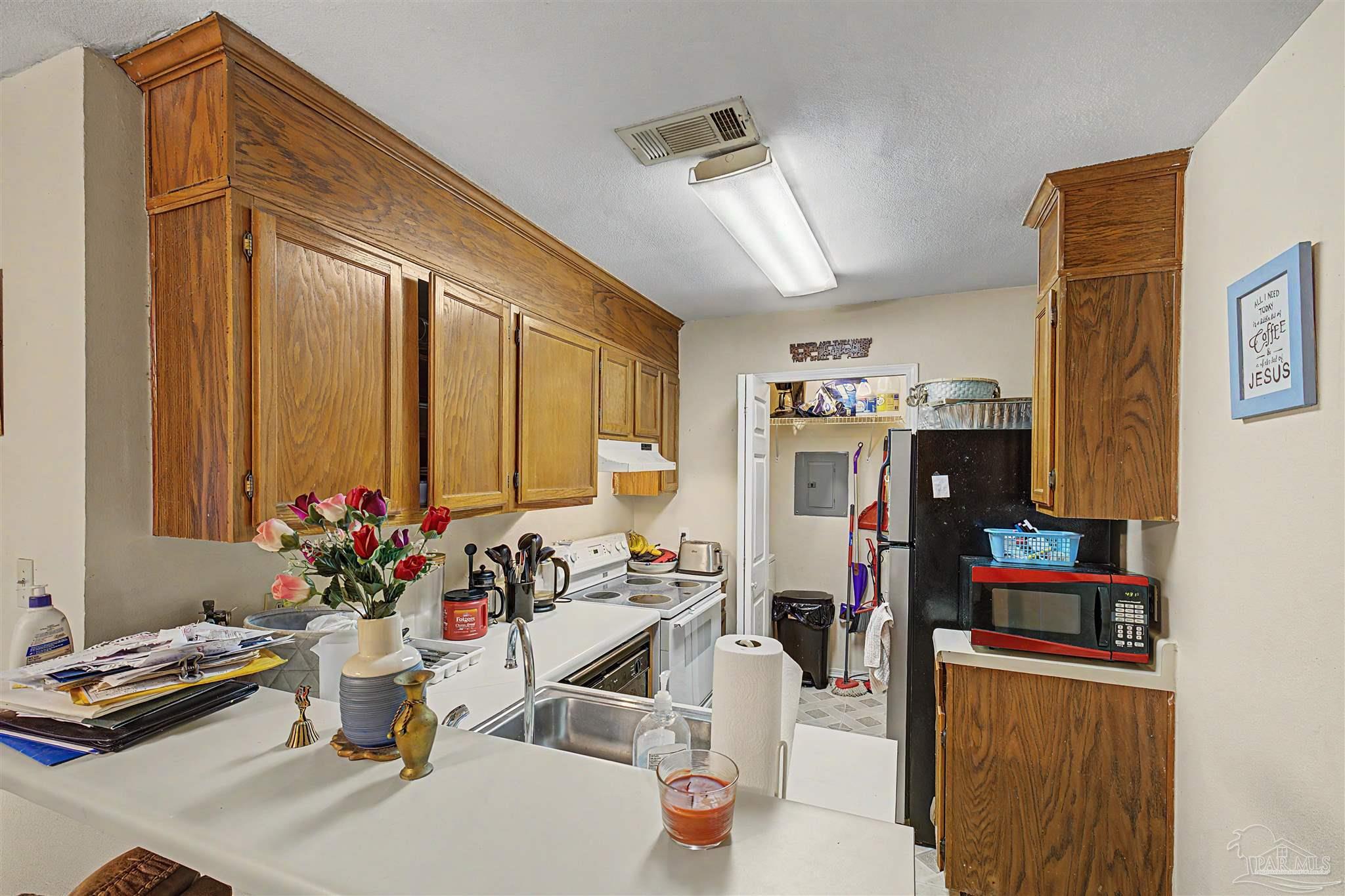 501 East Burgess Road Pensacola, FL 32504 - Photo 15 of 32