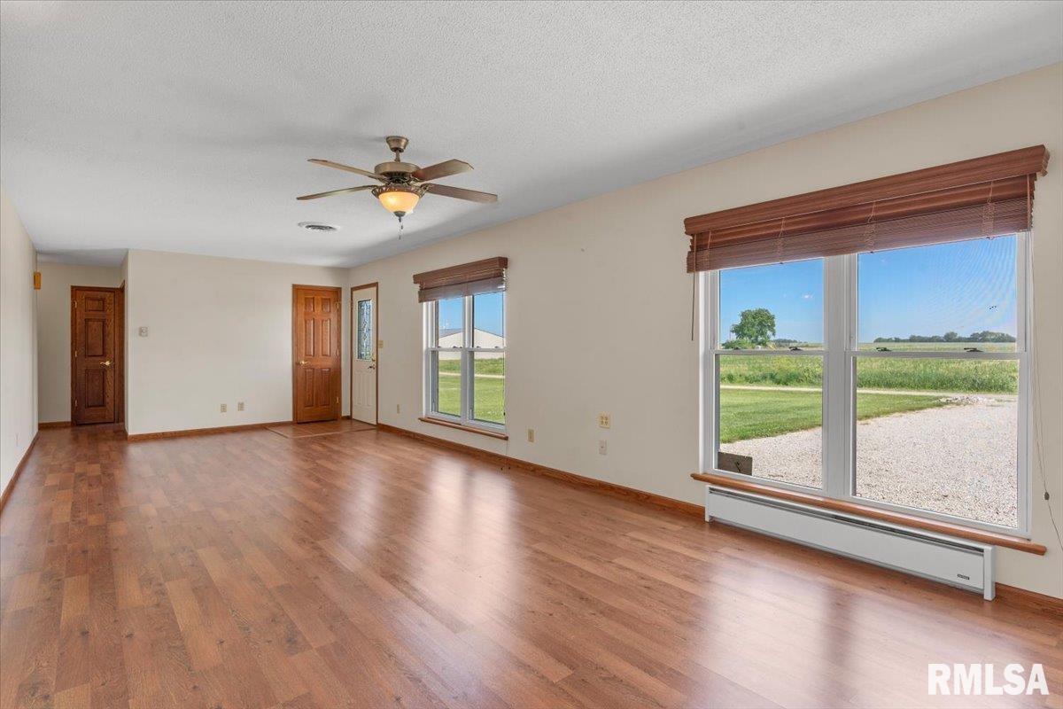 14201 3100N Road Virden, IL 62690 - Photo 5 of 55