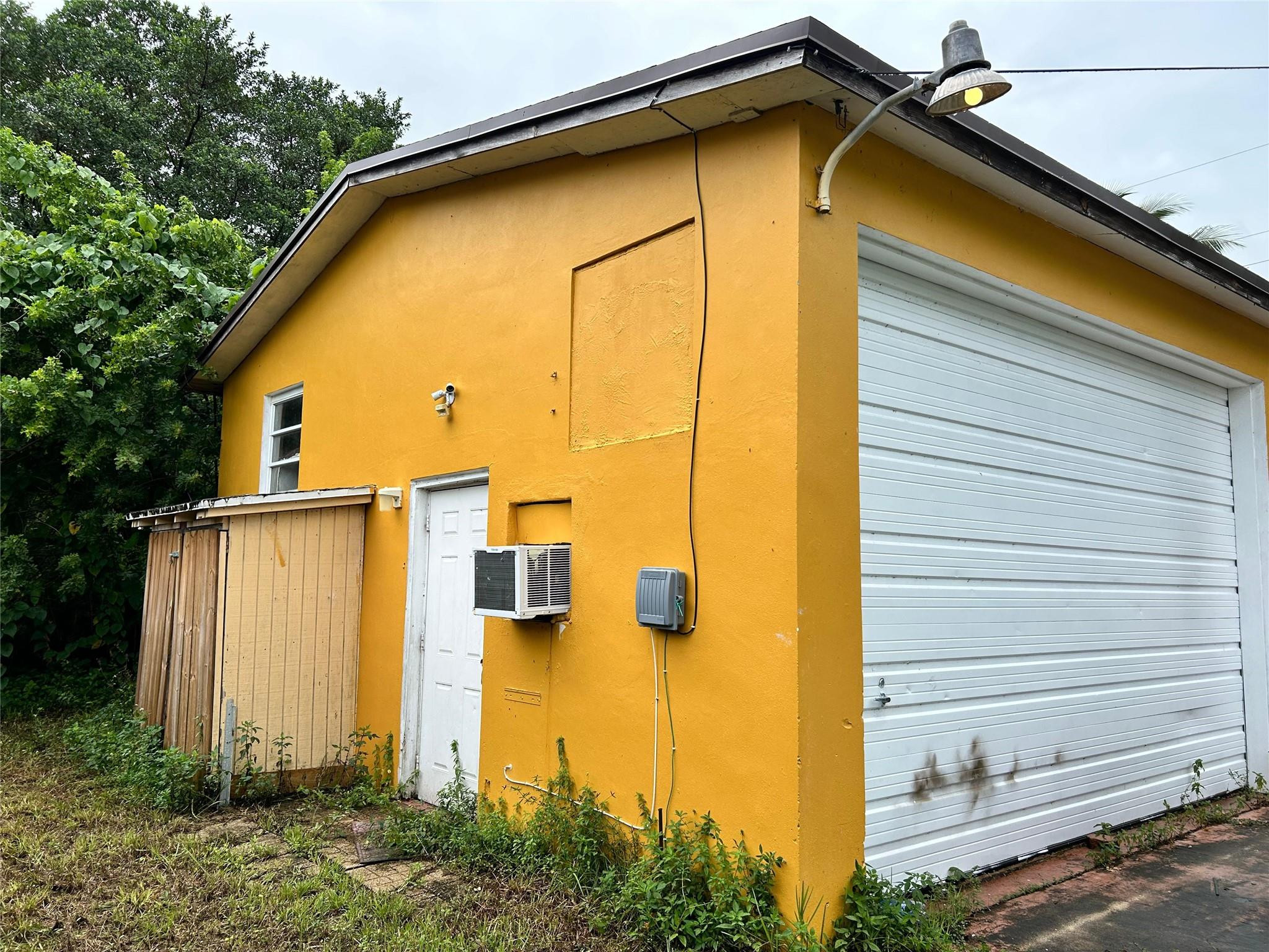 112 Newton Road, Unit BACK West Park, FL 33023 - Photo 9 of 11 Photo 9