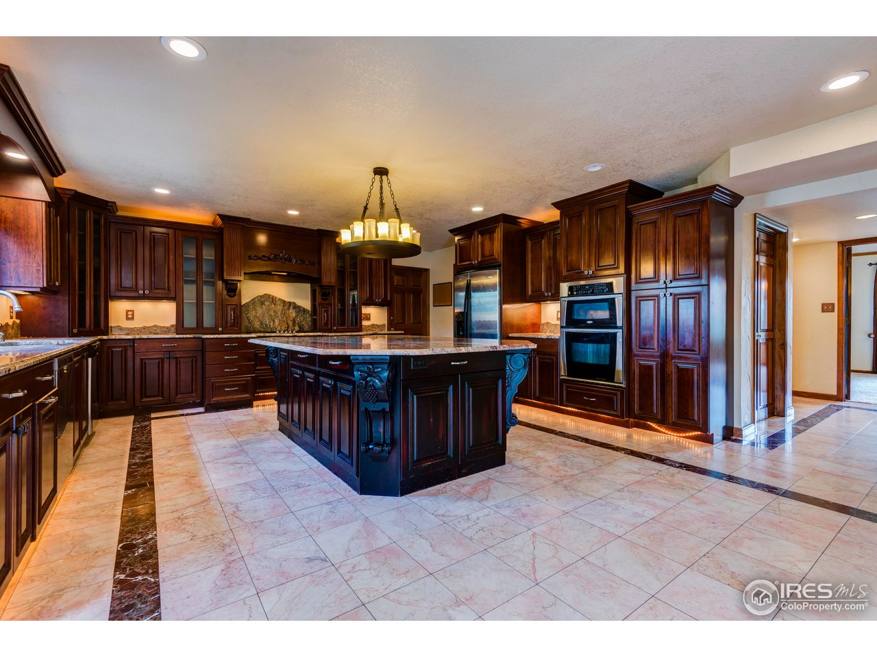 1909 Homestead Road Greeley, CO 80634 - Photo 16 of 38 Kitchen