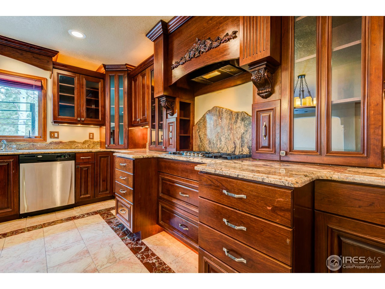 1909 Homestead Road Greeley, CO 80634 - Photo 17 of 38 Kitchen