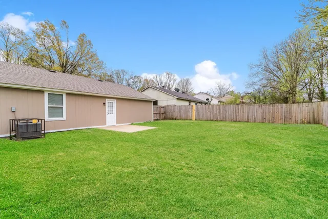 $1,240 | 3883 Winwood Drive, Memphis, TN 38128