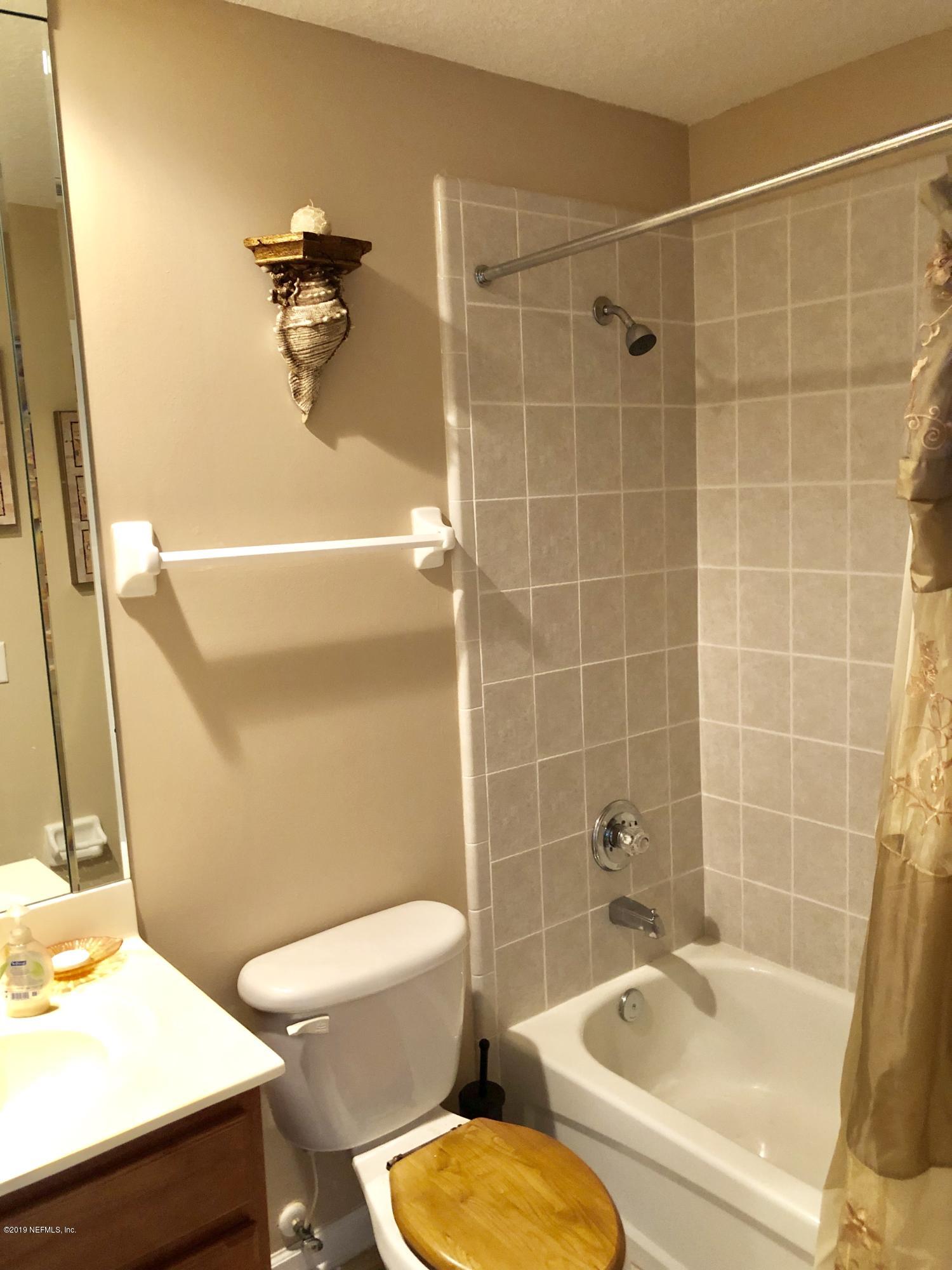 1578 Lockend Road Jacksonville, FL 32221 - Photo 25 of 30 Bonus Room Bathroom
