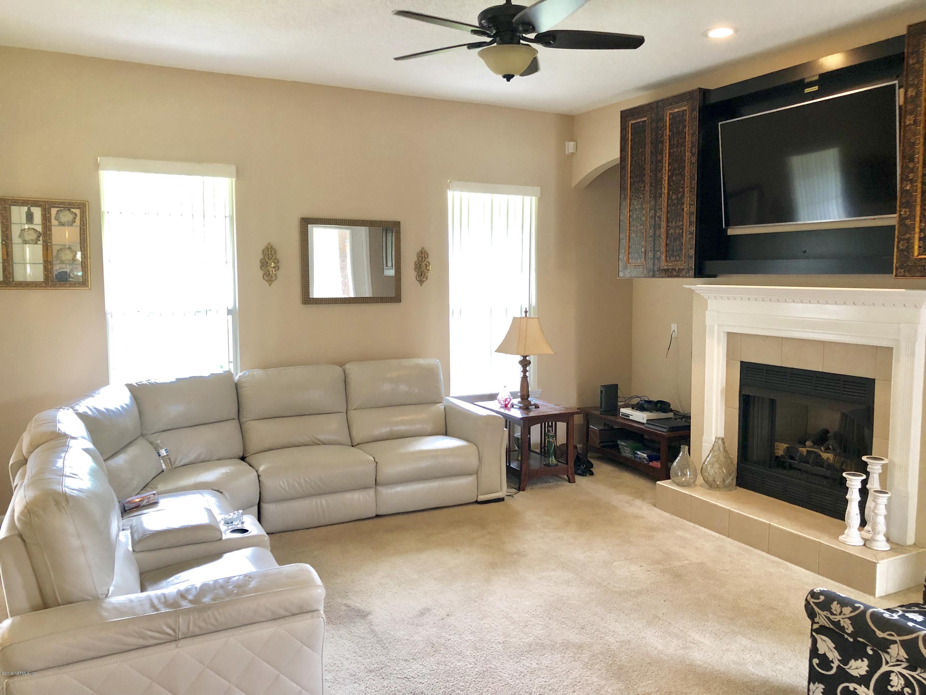 1578 Lockend Road Jacksonville, FL 32221 - Photo 5 of 30 Living Room