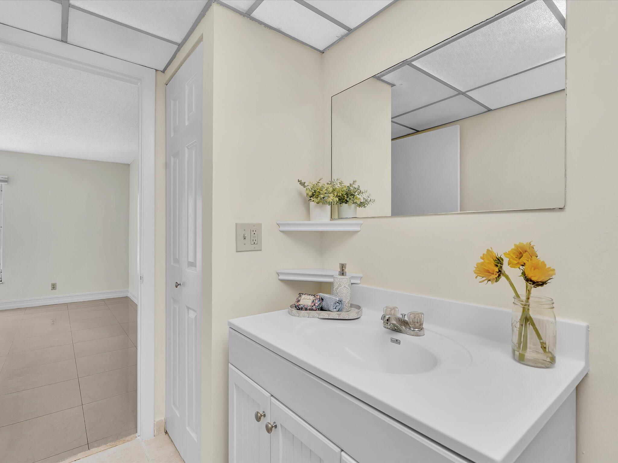 470 Northwest 20th Street Boca Raton, FL 33431 - Photo 17 of 50 En Suite Bath