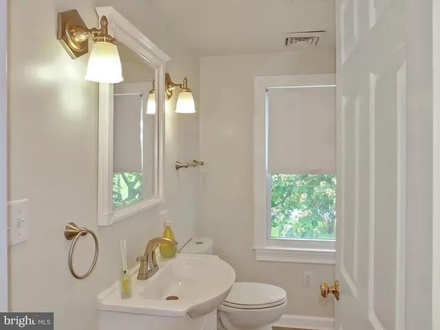 $349,900 | 2826 Hoopers Island Road, Church Creek, MD 21622