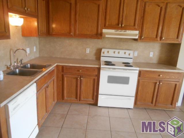 5401 Rue Jennifer Baker, LA 70714 - Photo 5 of 19 Kitchen