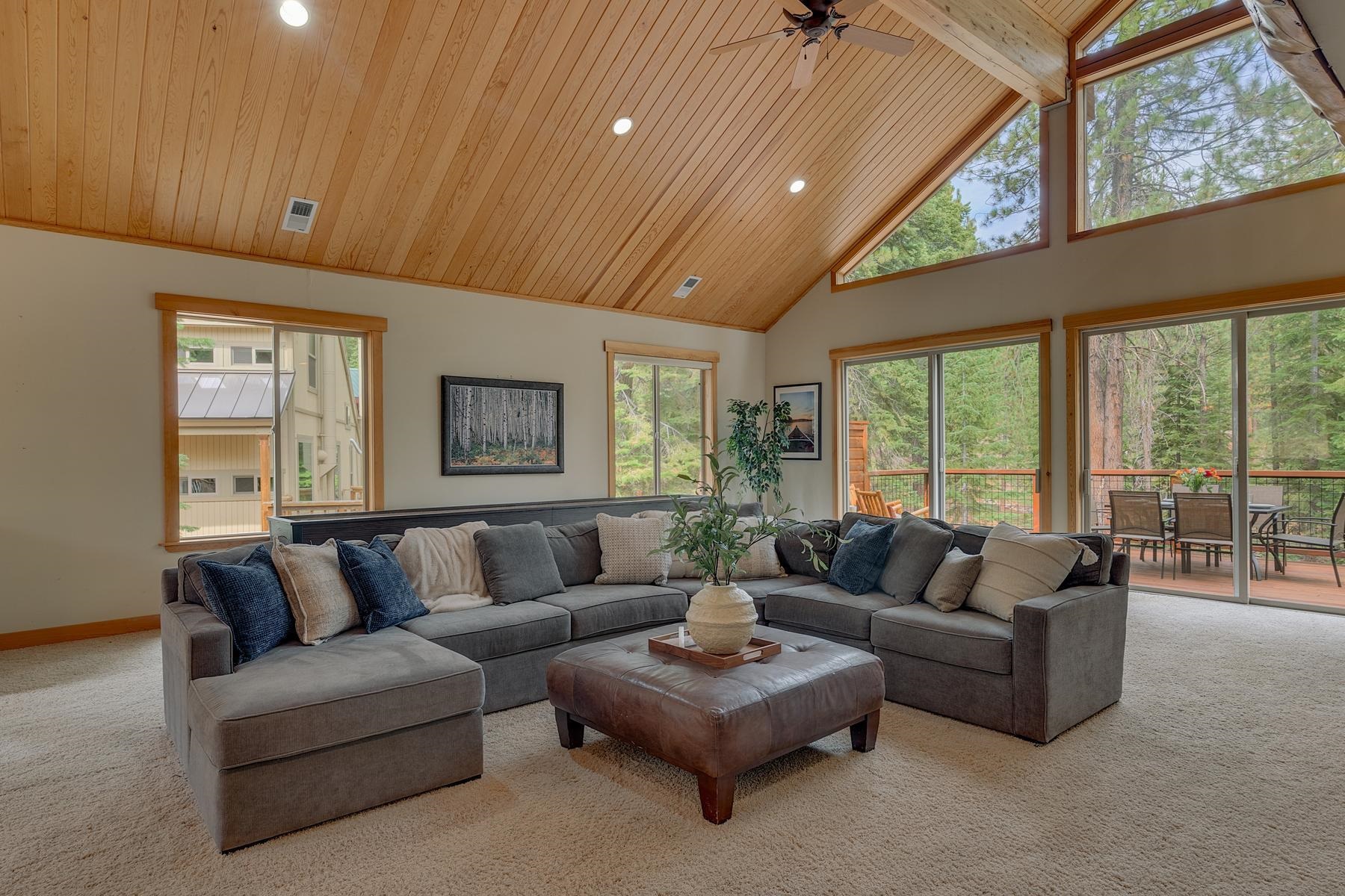 11539 Kitzbuhel Road Truckee, CA 96161 - Photo 2 of 28 Gallery Image 2