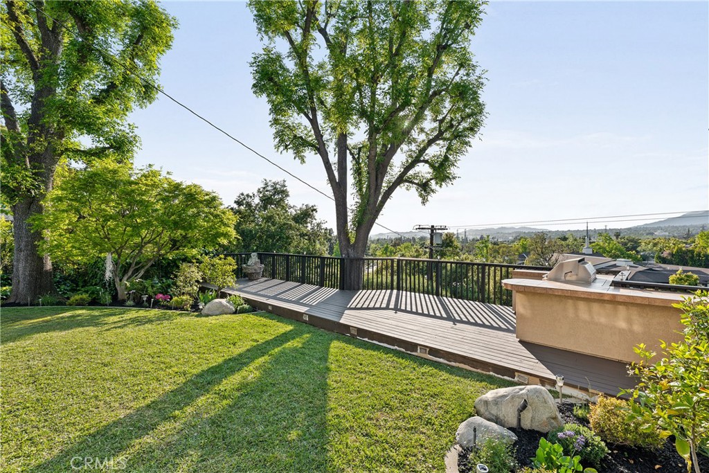 709 Rim Road Pasadena, CA 91107 - Photo 43 of 46