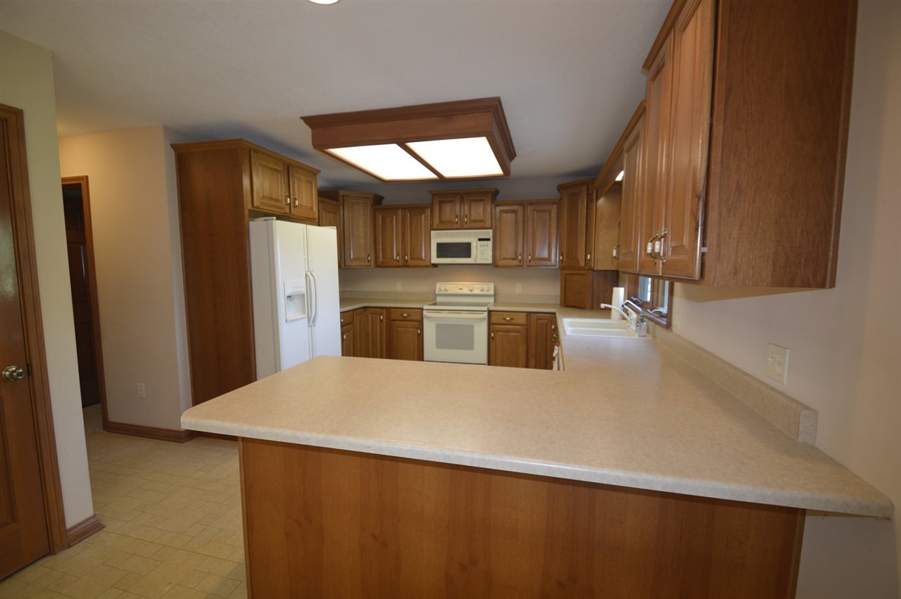 13127 Hoagland Road Hoagland, IN 46745 - Photo 11 of 36