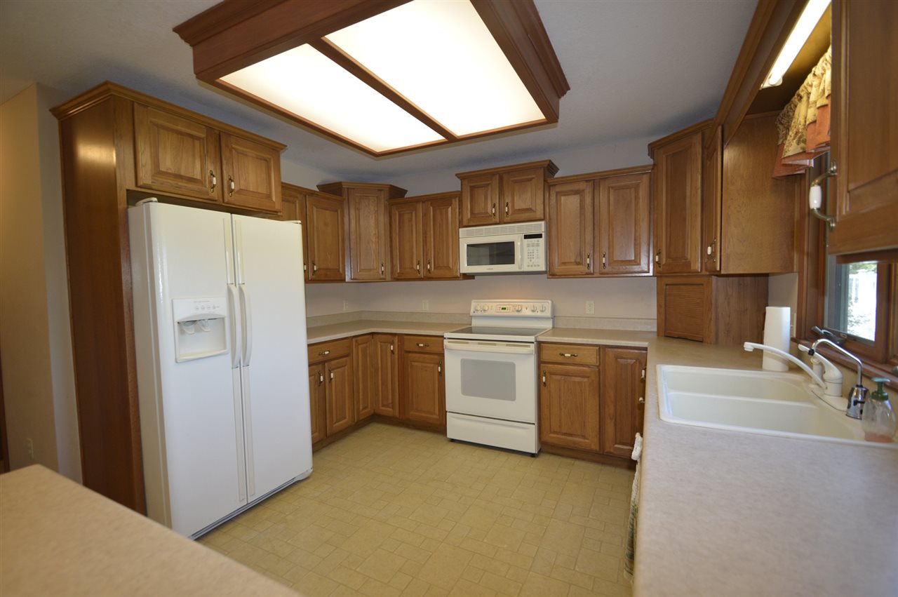 13127 Hoagland Road Hoagland, IN 46745 - Photo 12 of 36