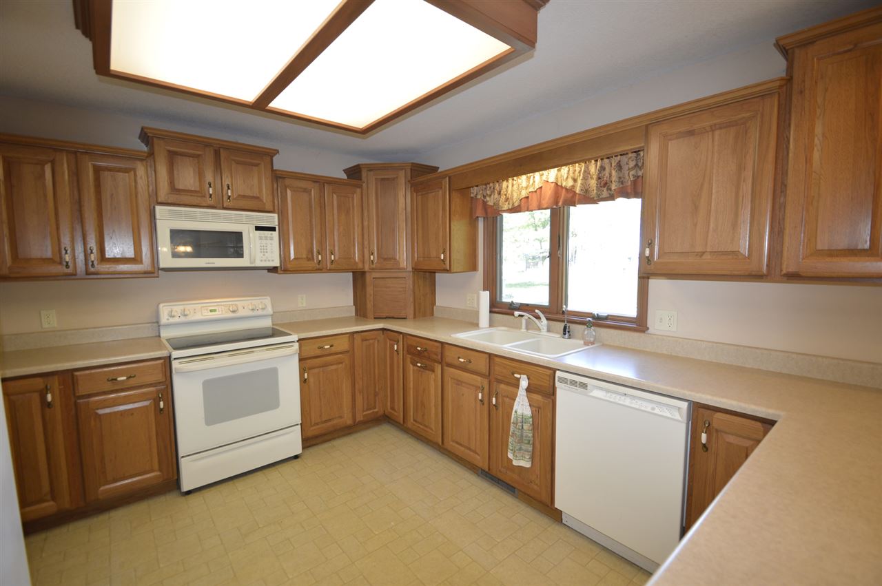 13127 Hoagland Road Hoagland, IN 46745 - Photo 13 of 36