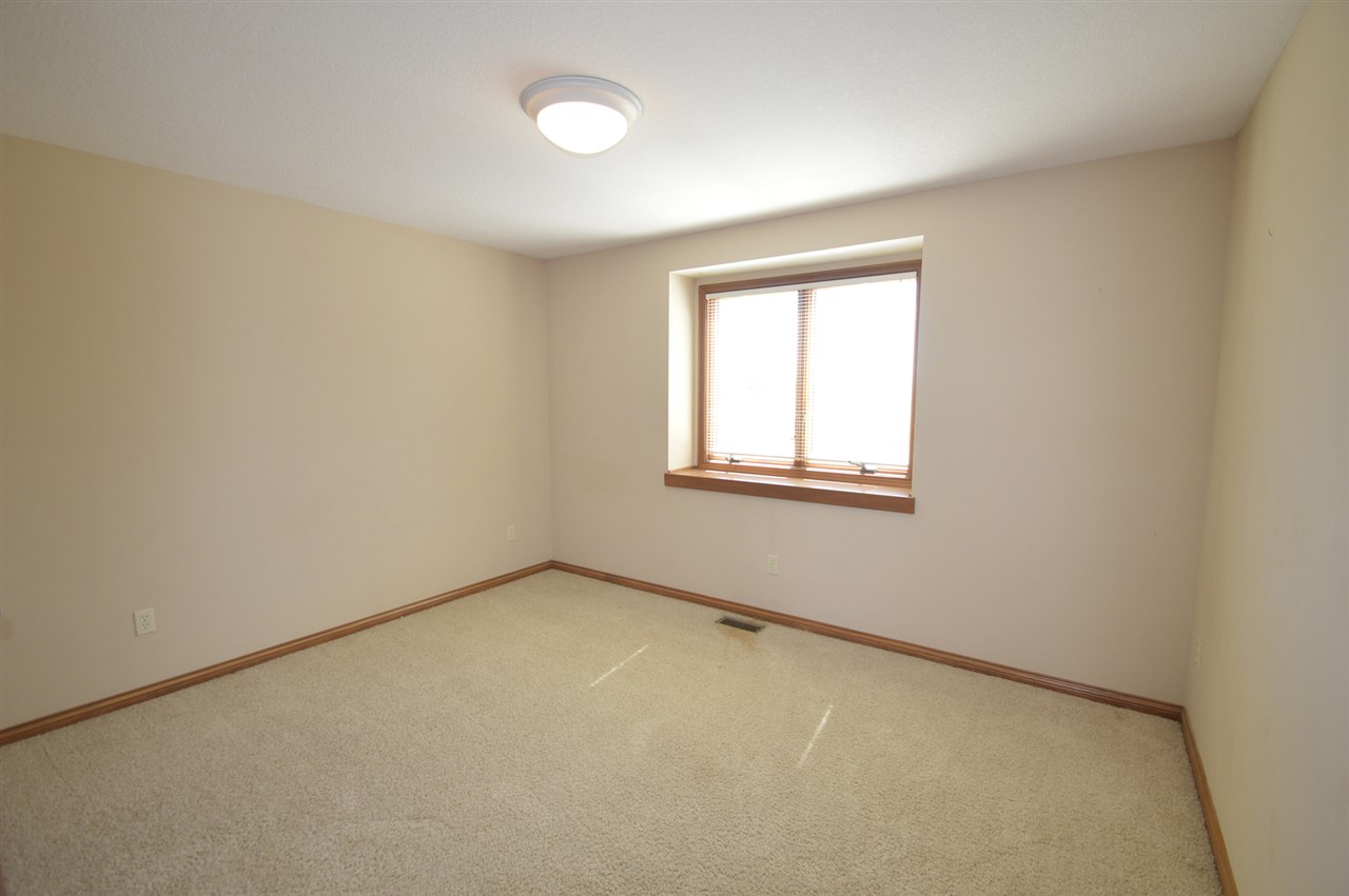 13127 Hoagland Road Hoagland, IN 46745 - Photo 25 of 36