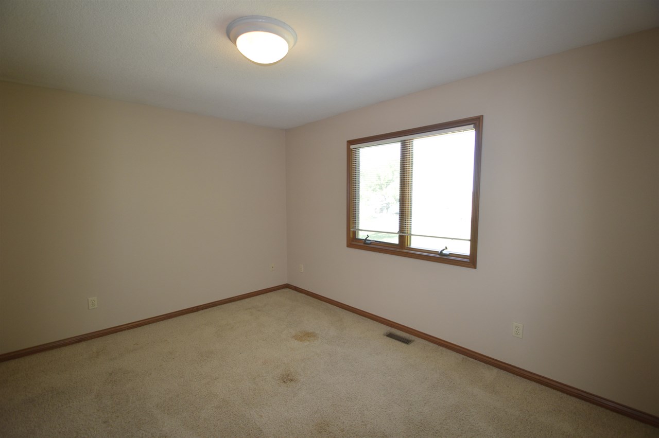 13127 Hoagland Road Hoagland, IN 46745 - Photo 26 of 36