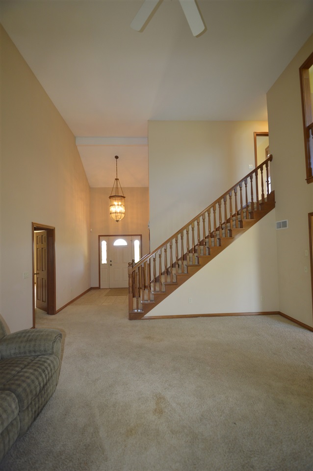 13127 Hoagland Road Hoagland, IN 46745 - Photo 5 of 36