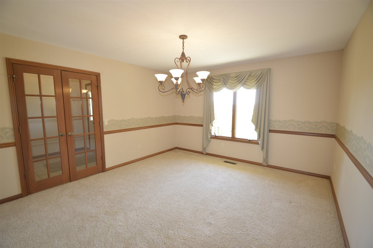 13127 Hoagland Road Hoagland, IN 46745 - Photo 9 of 36