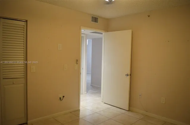 $240,000 | 800 Southwest 142nd Avenue, Unit 104N, Pembroke Pines, FL 33027
