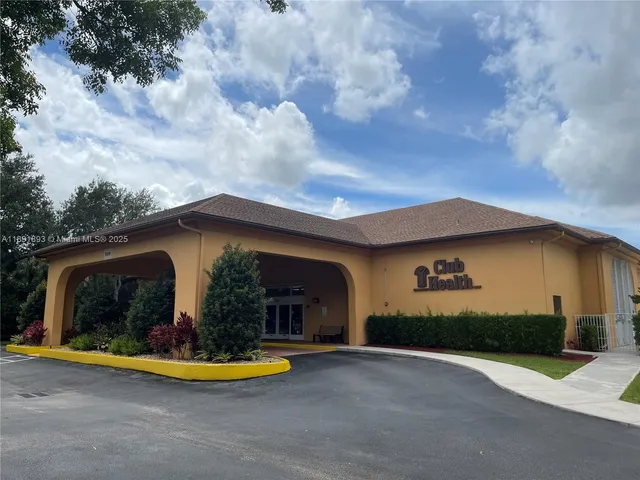 $240,000 | 800 Southwest 142nd Avenue, Unit 104N, Pembroke Pines, FL 33027