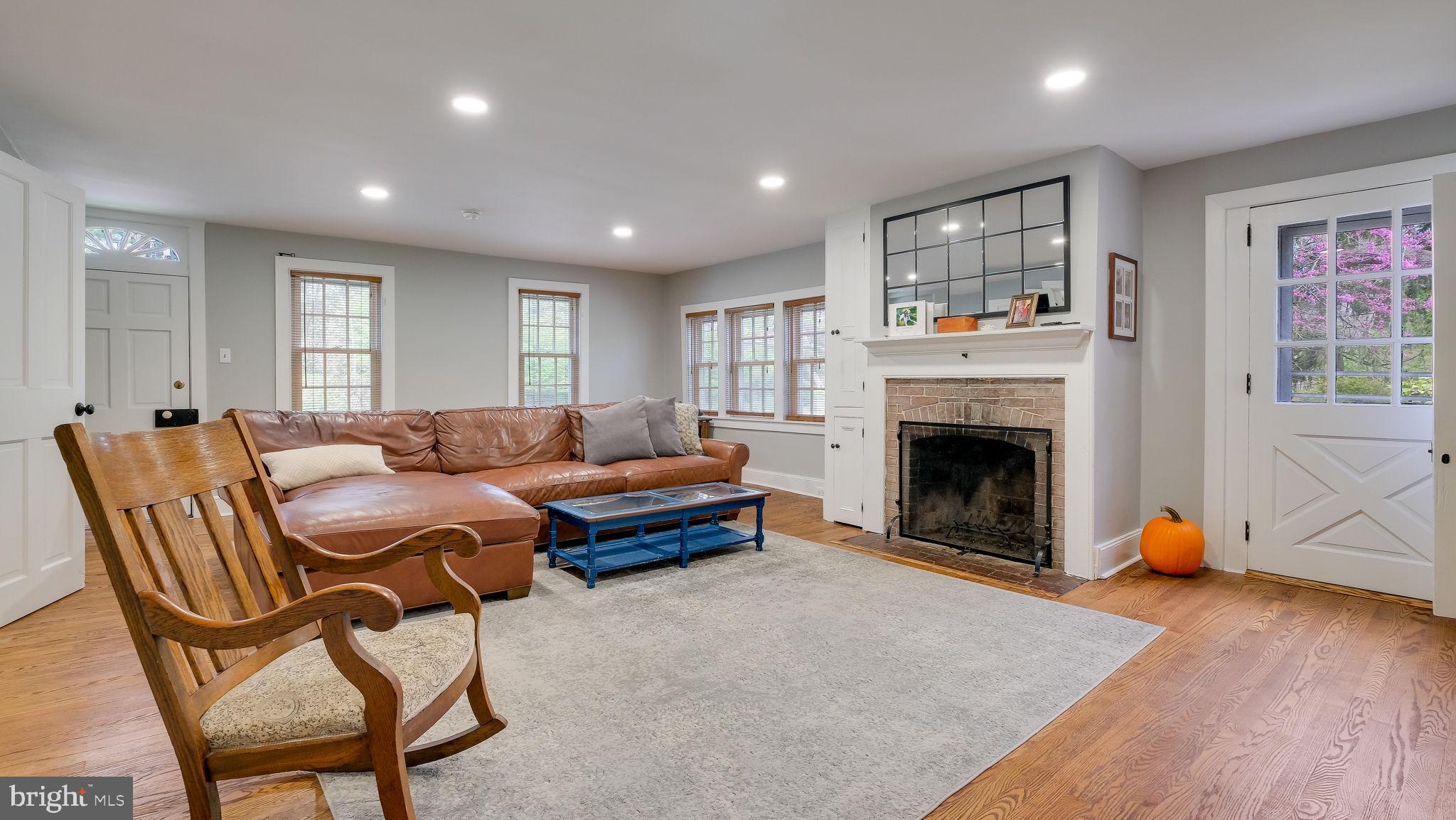 204 Brookhaven Road Wallingford, PA 19086 - Photo 3 of 55