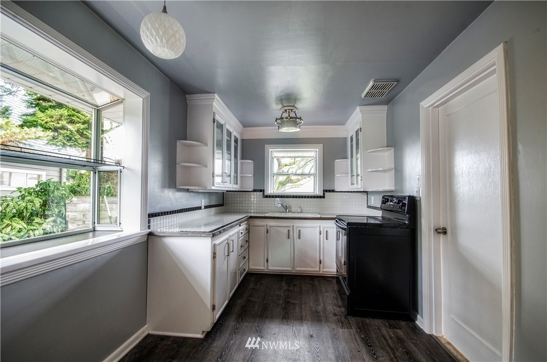3930 Southwest Ida Street Seattle, WA 98136 - Photo 4 of 25 Gallery Image 4