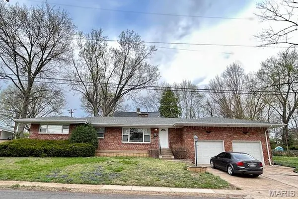 $250,000 | 9091 Patrick Drive, St. John, MO 63114