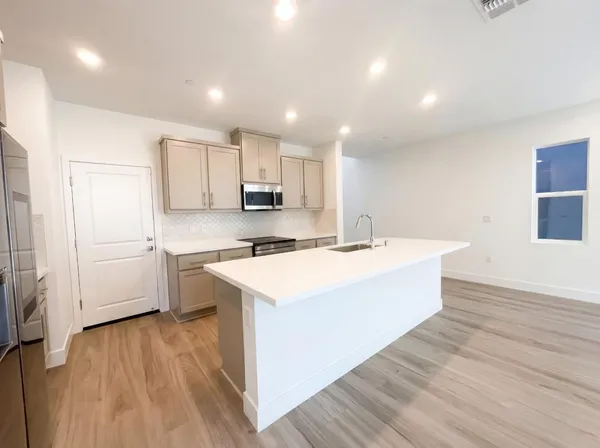 $756,000 | 374 North Palm Spgs Way, Tracy, CA 95391