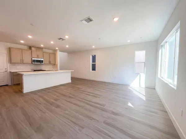 $756,000 | 374 North Palm Spgs Way, Tracy, CA 95391