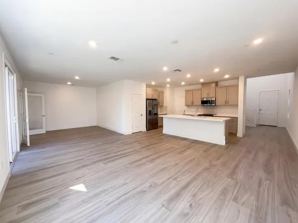 $756,000 | 374 North Palm Spgs Way, Tracy, CA 95391