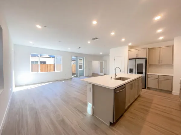 $756,000 | 374 North Palm Spgs Way, Tracy, CA 95391