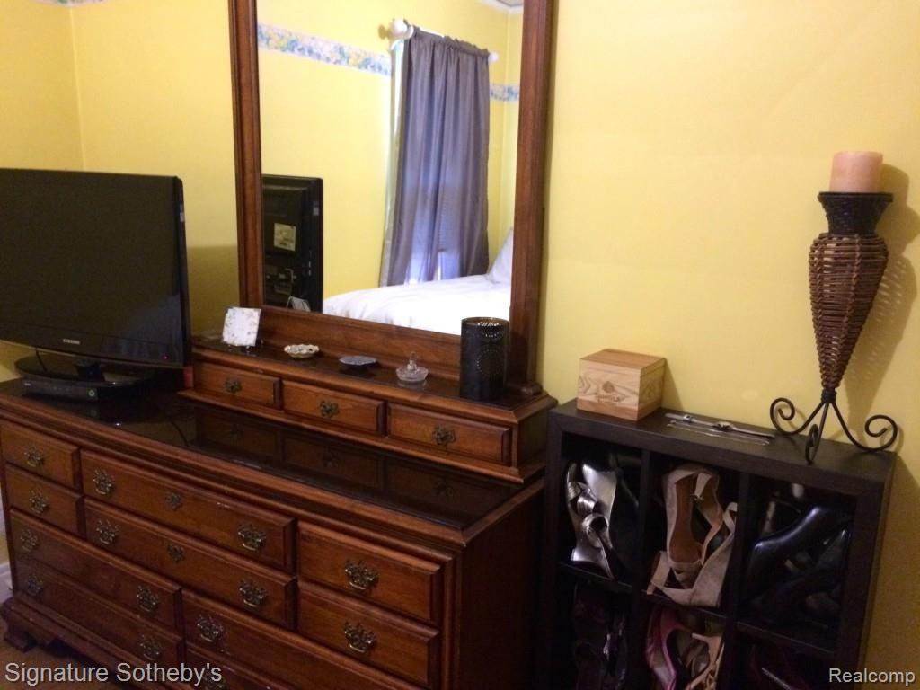 56 Amherst Road Pleasant Ridge, MI 48069 - Photo 11 of 28 1st Floor Bedroom