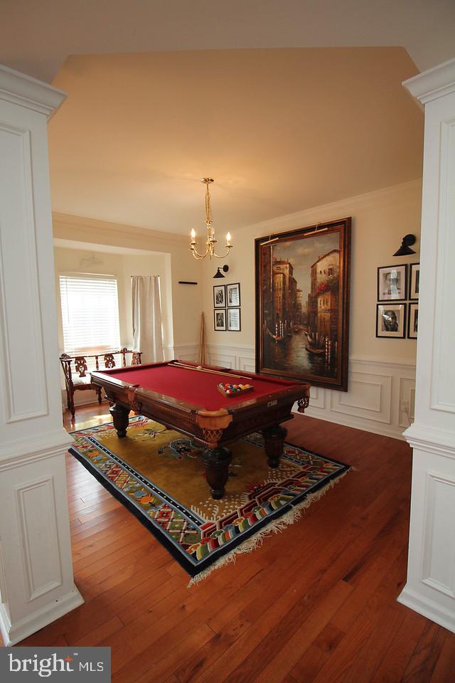 5 Kelly Drive Sicklerville, NJ 08081 - Photo 5 of 32 a living room with hard wood floors and a rug