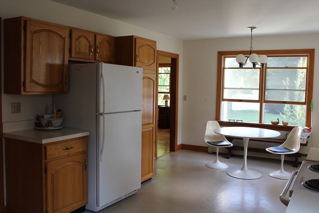 33 Pine Plain Road Wellesley, MA 02481 - Photo 8 of 9