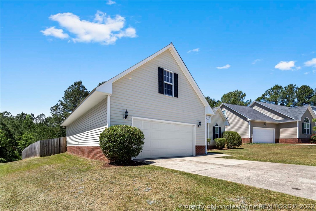 930 Bramblegate Road Hope Mills, NC 28348 - Photo 3 of 45 Gallery Image 3