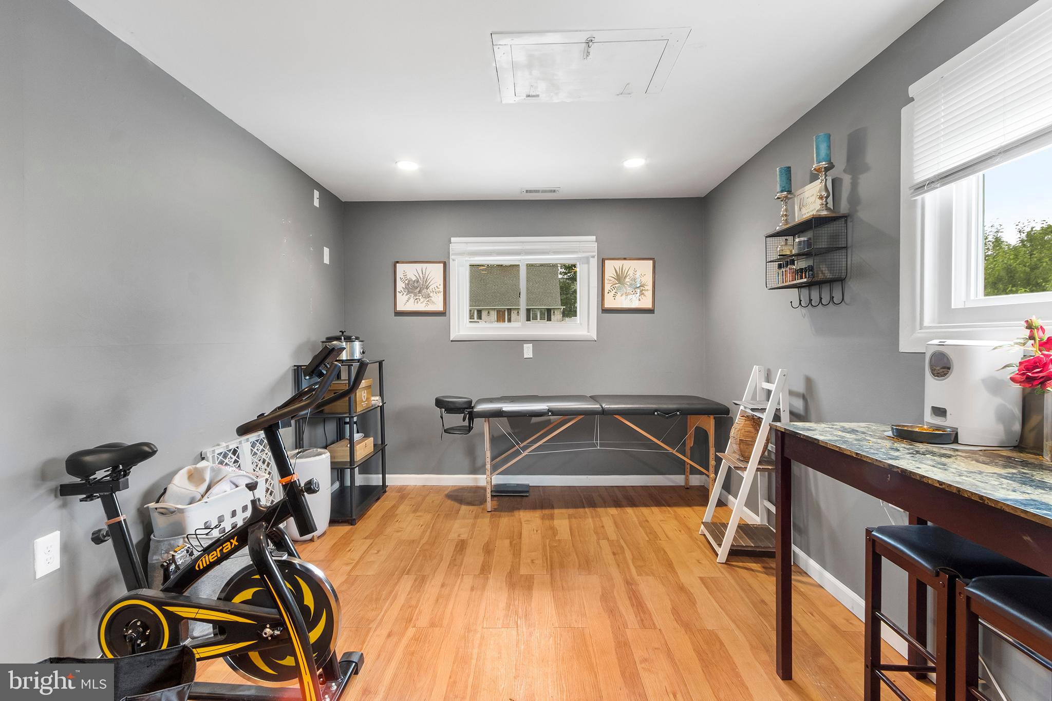 7 Thistle Road Levittown, PA 19056 - Photo 15 of 34 Gallery Image 15