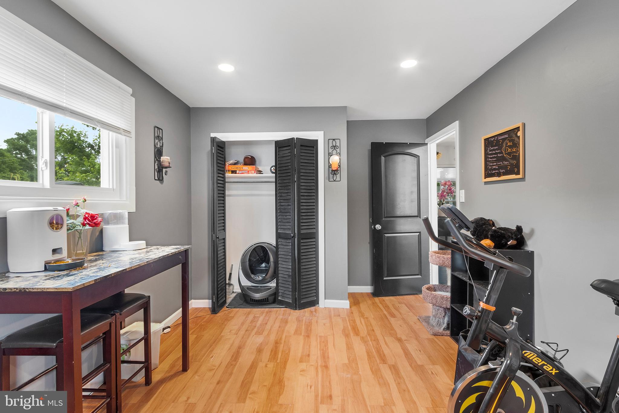 7 Thistle Road Levittown, PA 19056 - Photo 16 of 34 Gallery Image 16