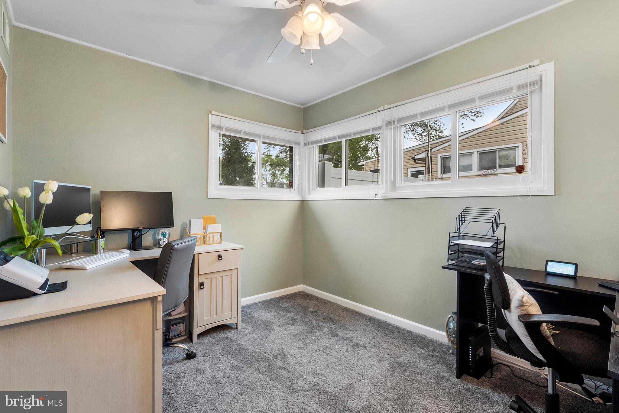 7 Thistle Road Levittown, PA 19056 - Photo 19 of 34 Gallery Image 19