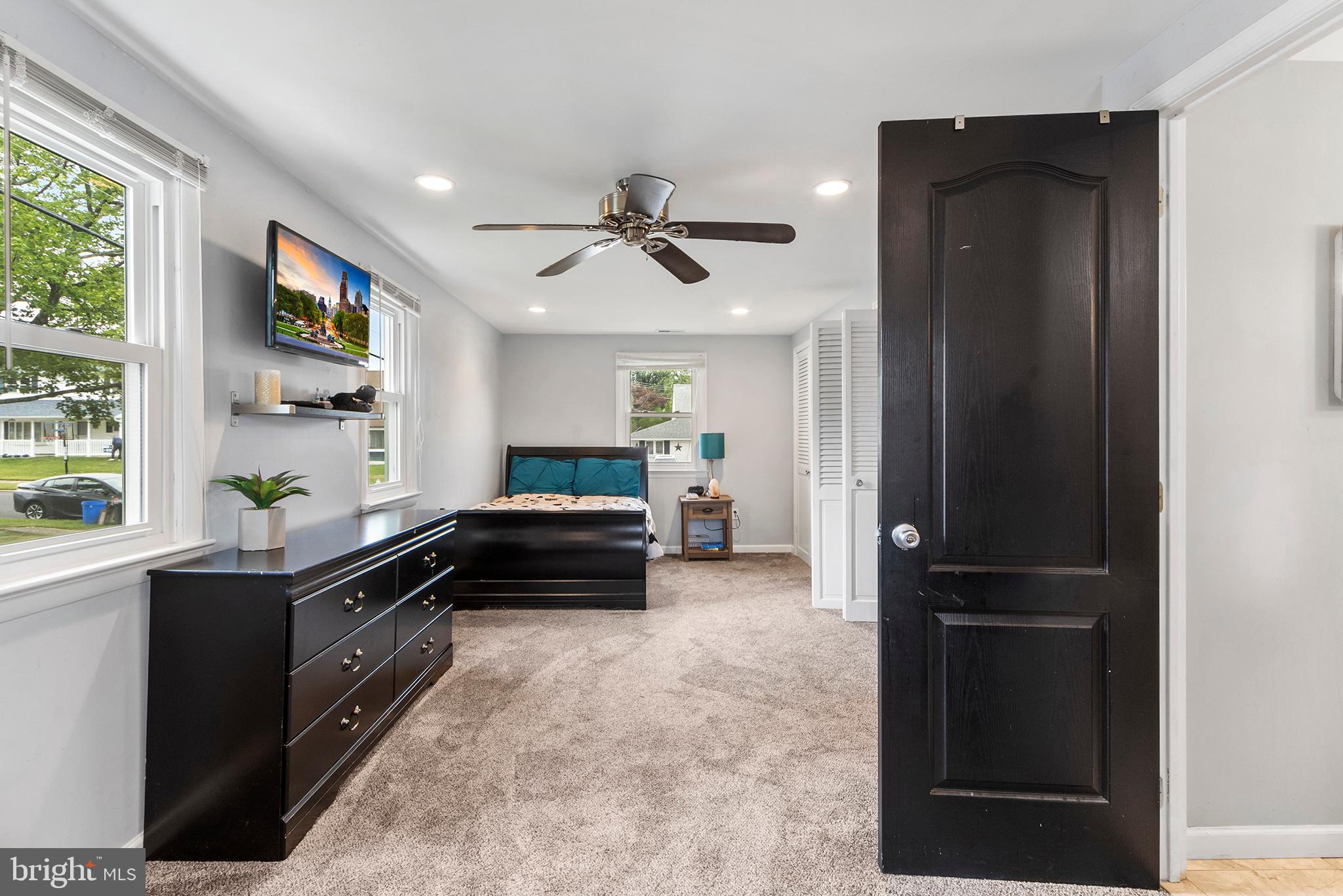 7 Thistle Road Levittown, PA 19056 - Photo 24 of 34 Gallery Image 24