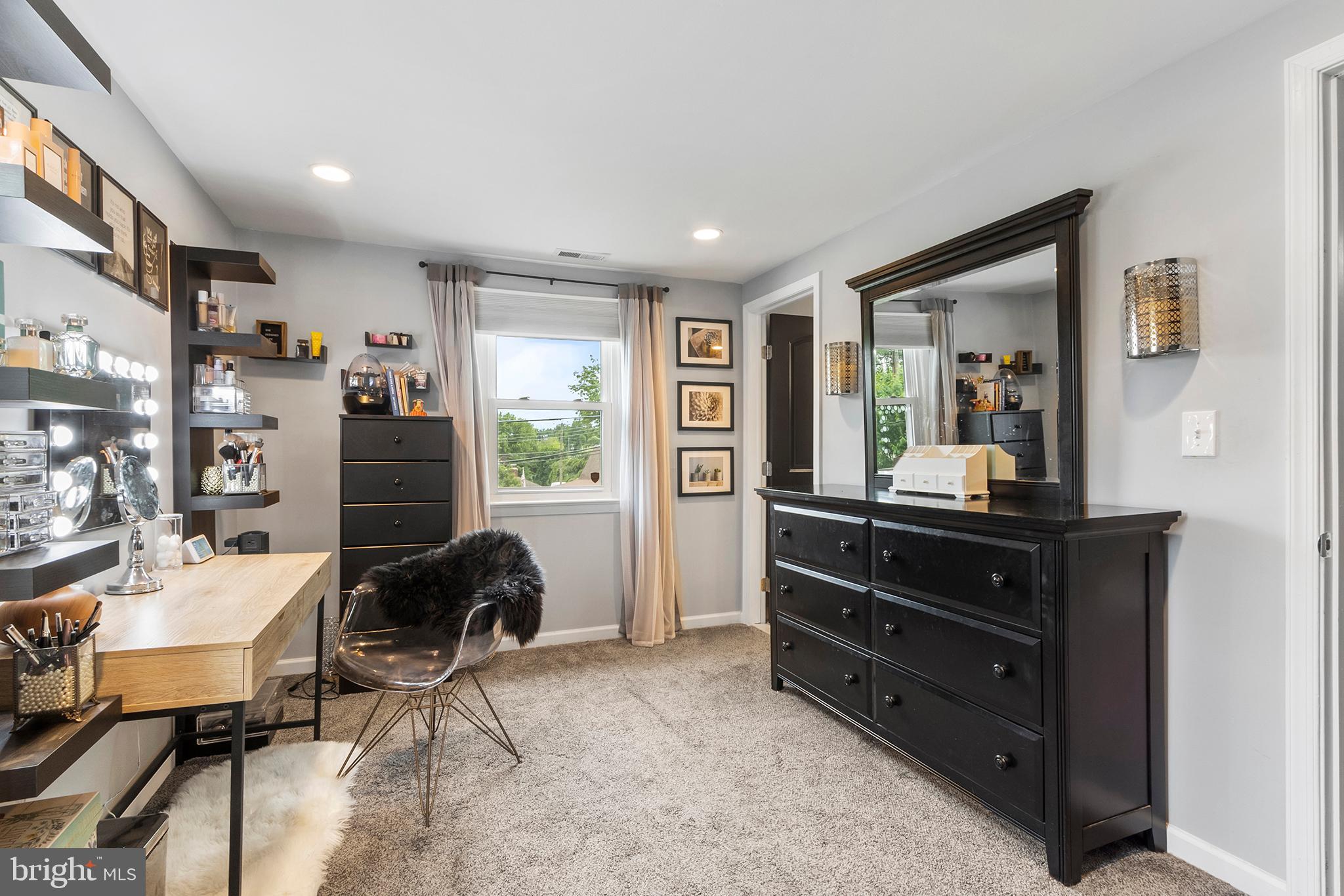 7 Thistle Road Levittown, PA 19056 - Photo 26 of 34 Gallery Image 26