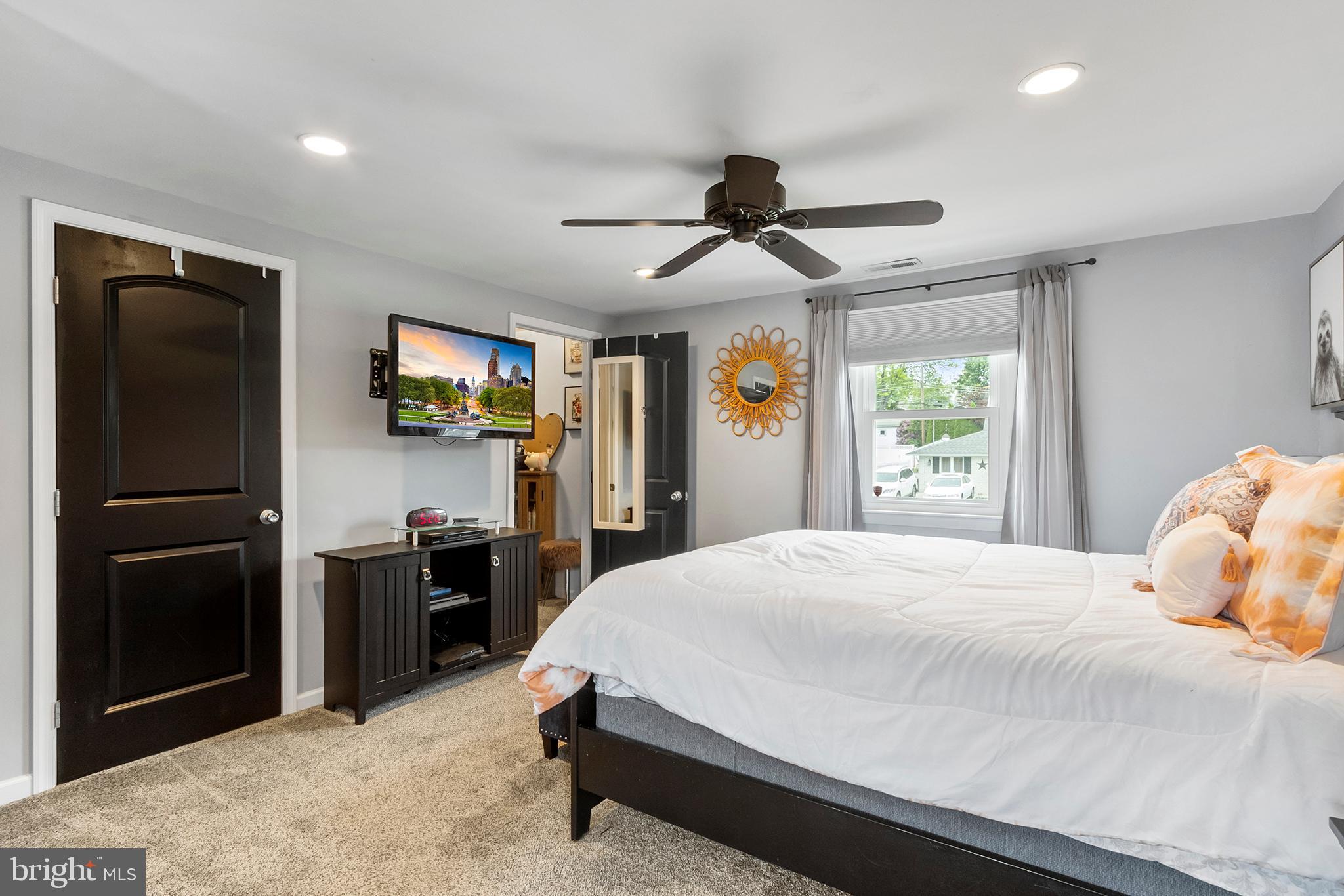 7 Thistle Road Levittown, PA 19056 - Photo 27 of 34 Gallery Image 27