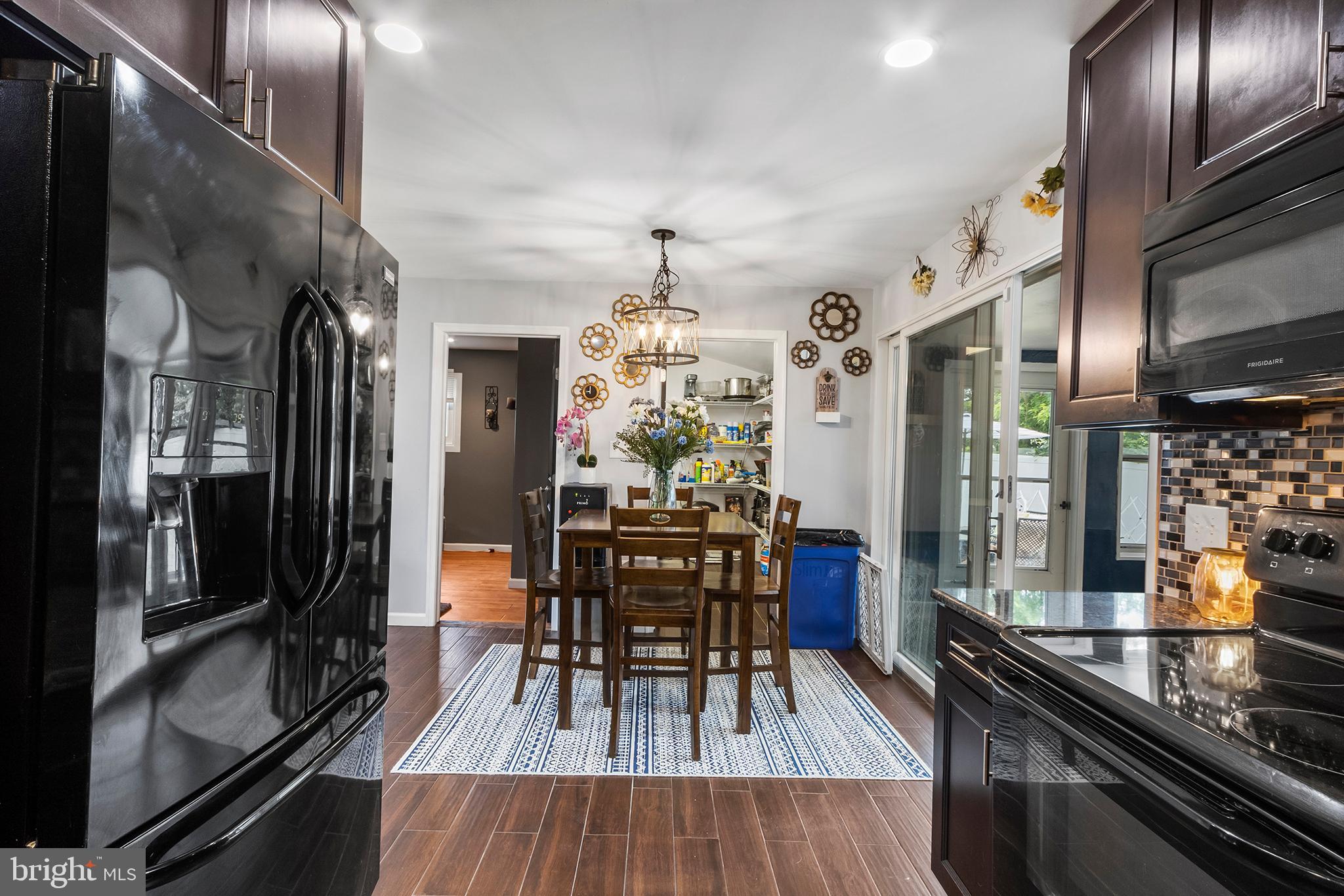 7 Thistle Road Levittown, PA 19056 - Photo 10 of 34 Gallery Image 10
