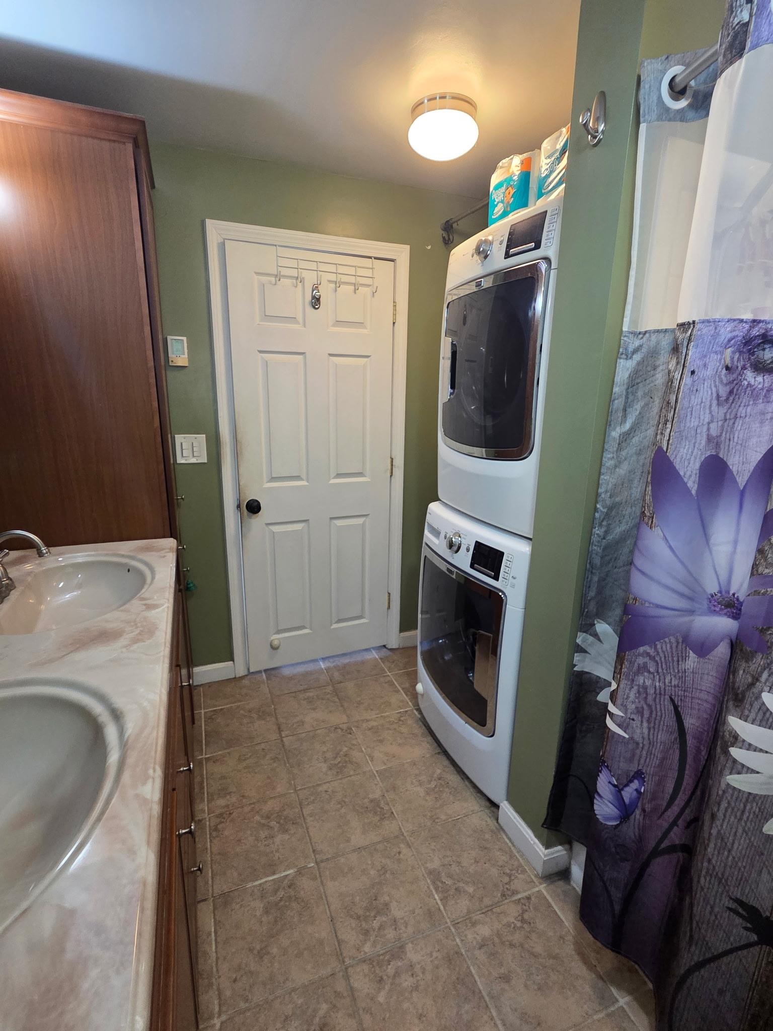 119 Huntress Street Manchester, NH 03102 - Photo 24 of 32
