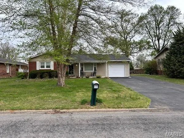 $175,000 | 904 Crescent Drive, Sikeston, MO 63801