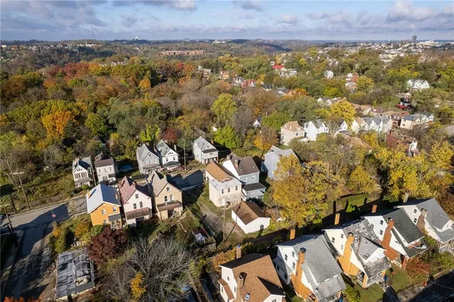 $155,000 | 833 Estella Avenue, Pittsburgh, PA 15210